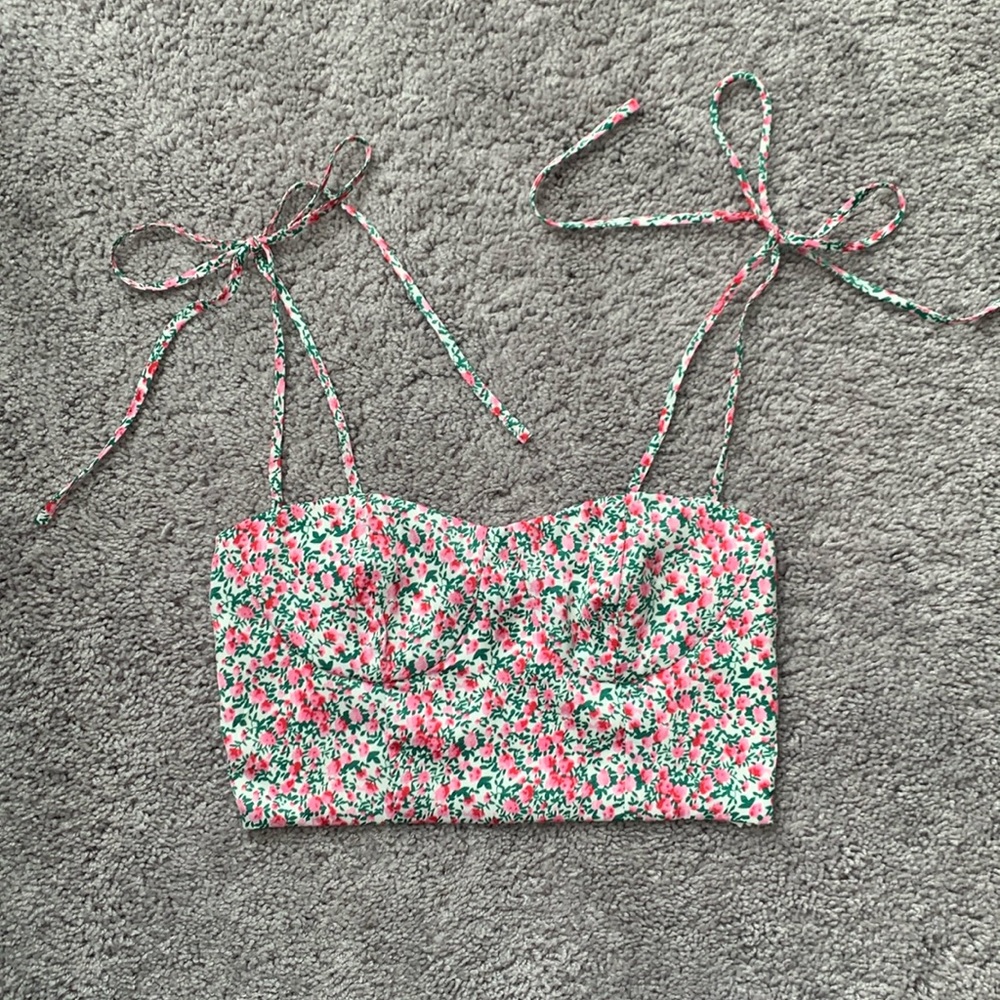 NWOT Lulu’s Green and Pink Floral Print Cropped Cami Top
